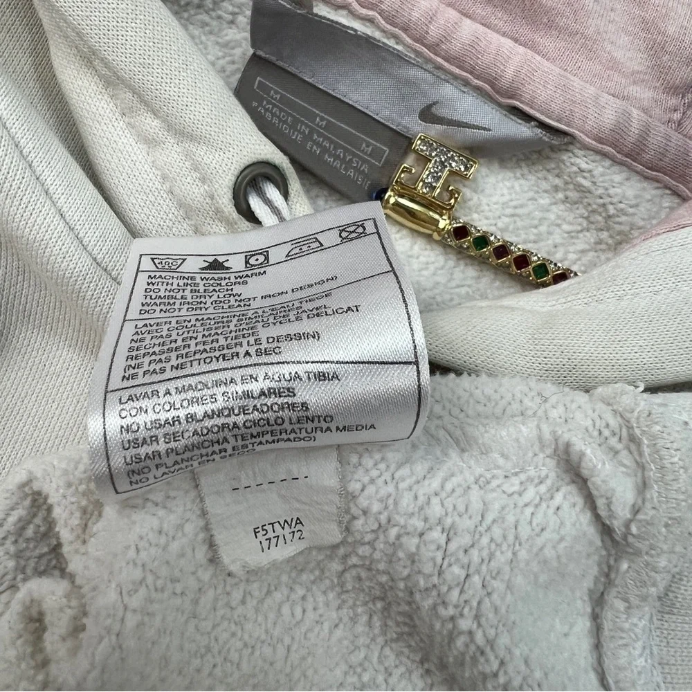 Silver Tag Nike Embroidered Logo Pullover Hoodie - Picture 9 of 10